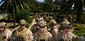 EE.UU. evalúa el envío de tropas a Oriente Medio mientras Trump desmiente rumores