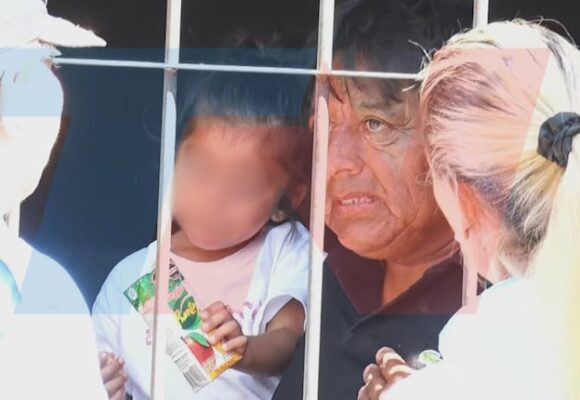 La niña hallada en Córdoba regresa a su hogar: emotivo encuentro con su familia