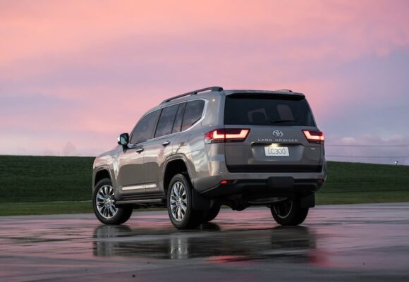 imagen-39 La Toyota Land Cruiser 300 reduce su precio en 25 mil dólares