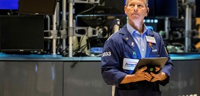 El riesgo país desciende por debajo de los 600 puntos y las acciones argentinas repuntan