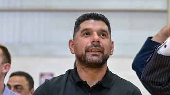 Néstor Ortigoza enfrenta restricciones legales por impago de cuota alimentaria