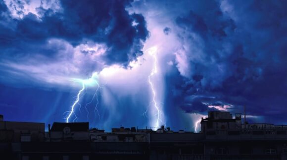 Alerta amarilla y naranja por tormentas en seis provincias este miércoles 1 de abril