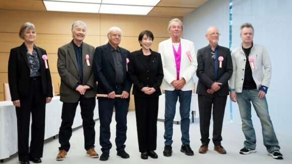 imagen-127 Encuentro inusual entre la primera ministra de Japón y la banda Deep Purple