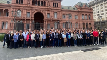 imagen-178 Movilización de Intendentes hacia el Ministerio de Economía por Fondos y Obras Paralizadas