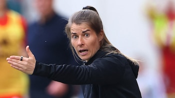 Marie-Louise Eta hace historia como la primera mujer entrenadora en la Bundesliga
