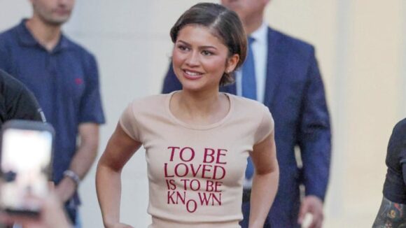 Zendaya deslumbra con un look desenfadado en el estreno de su nueva película