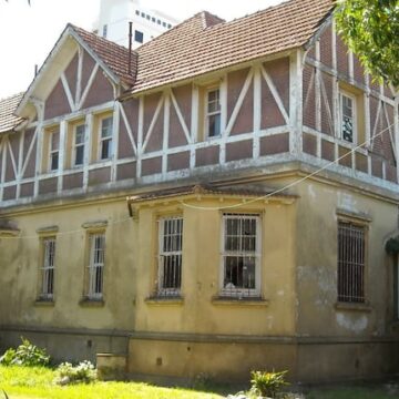 La misteriosa casa de Mar del Plata construida sobre un antiguo cementerio