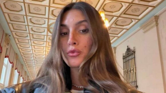 Lola Latorre se emociona al cumplir su sueño de viajar a Londres