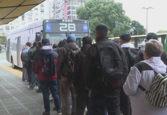 Empresas de transporte exigen a Caputo medidas urgentes o paralizarán el servicio