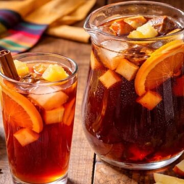 Descubre el Agua de Obispo: origen y receta detallada