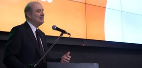 «El derecho de propiedad defiende al productor»: Federico Sturzenegger apoya el proyecto gubernamental sobre el uso de semillas