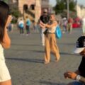 Exfutbolista que enfrentó acusaciones de femicidio ahora anuncia su compromiso