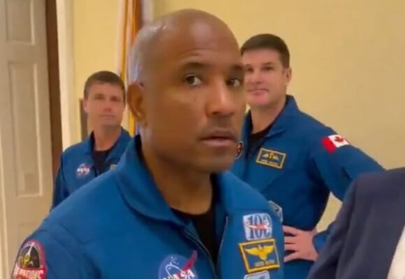 imagen-321 Confrontación a astronautas del Artemis II en el Capitolio: «Dejen de mentir, nunca fueron al espacio»