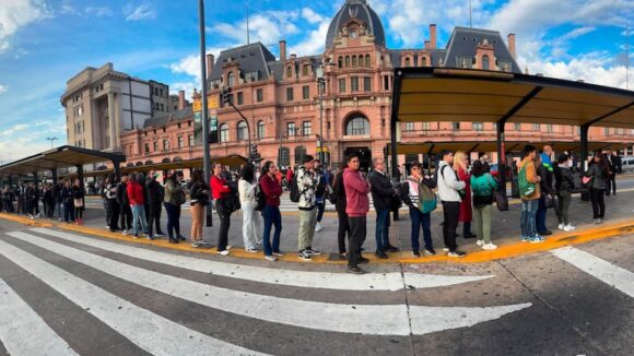 Se oficializa el aumento en tarifas de colectivos, subtes y peajes en CABA y PBA