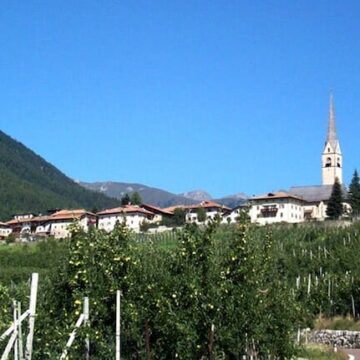 Un pueblo italiano de 700 habitantes busca atraer nuevos vecinos con incentivos económicos