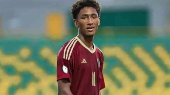 Siete futbolistas venezolanos permanecen desaparecidos tras terremotos