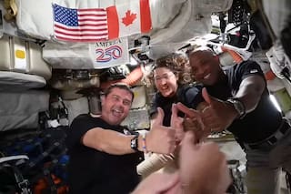 Christina Koch, astronauta de Artemis II: “Es maravilloso escuchar de nuevo de la Tierra; siempre la elegiremos”