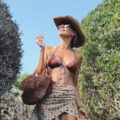 Juliana Awada impresiona en microbikini durante su viaje por España