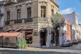 La historia de la revitalización de un bar emblemático en Buenos Aires