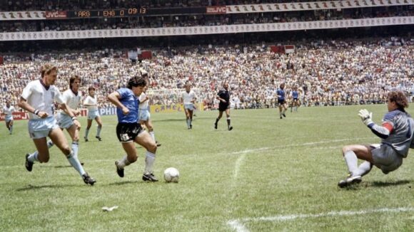 imagen-172 La fascinante historia de la camiseta azul utilizada por Argentina contra Inglaterra en el Mundial 86