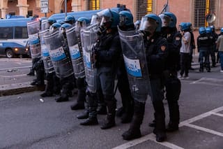 imagen-262 La muerte de un inmigrante esposado provoca disturbios y pone a Giorgia Meloni en la mira