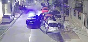 imagen-372 Un policía salva la vida de un bebé en una situación crítica