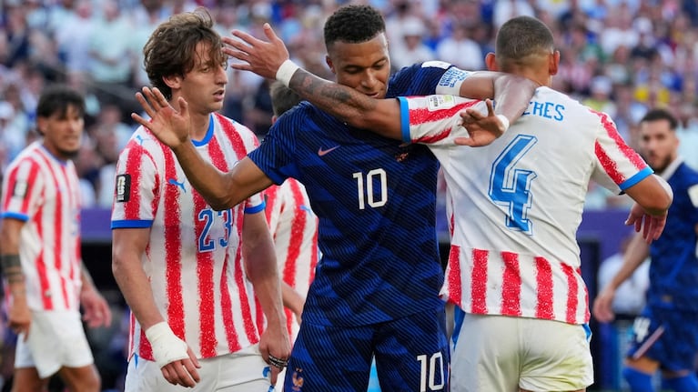 imagen-70 La crítica de L’Équipe hacia el juego de Paraguay: «Festival de agresiones»