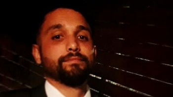 imagen-109 Funcionario judicial detenido por orinar en la calle sufre fractura nasal