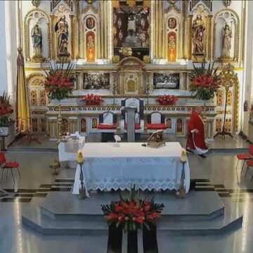 imagen-117 Un sacerdote interrumpe la misa debido al terremoto en Colombia: «Es momento de evacuar»