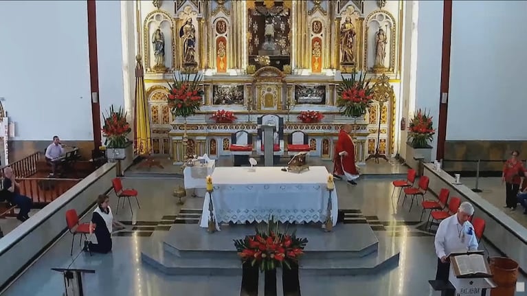 imagen-117 Un sacerdote interrumpe la misa debido al terremoto en Colombia: «Es momento de evacuar»