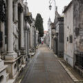 Retiro de féretros en bóveda de Recoleta para abrir un local comercial