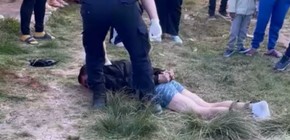 Un anciano abate a un ladrón durante un atraco en Moreno