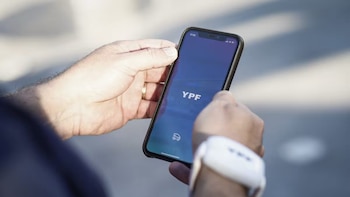 imagen-221 YPF logra un millón de acciones adquiridas a través de su aplicación en un mes