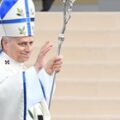 El Papa León XIV celebra una masiva misa al aire libre en París
