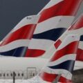 Problemas en el control aéreo del Reino Unido resultan en casi 300 cancelaciones de vuelos