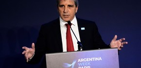 imagen-21 Luis Caputo: «Argentina está creciendo, aunque a un ritmo más lento por factores externos y la política»