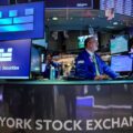 El riesgo país alcanza los 633 puntos, mientras las acciones argentinas caen en Wall Street