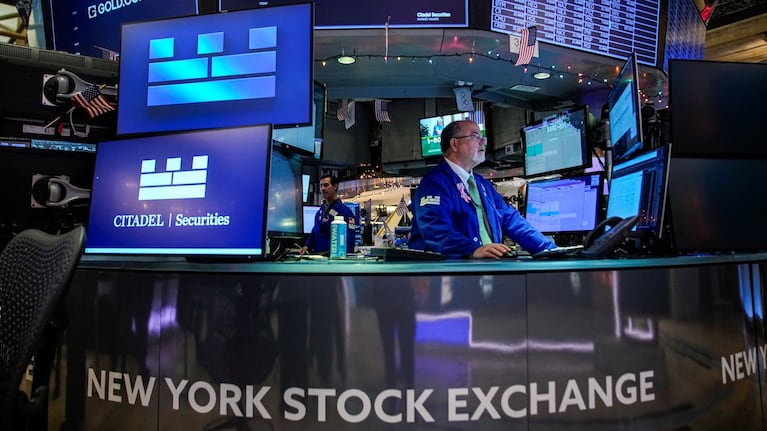imagen-8 El riesgo país alcanza los 633 puntos, mientras las acciones argentinas caen en Wall Street